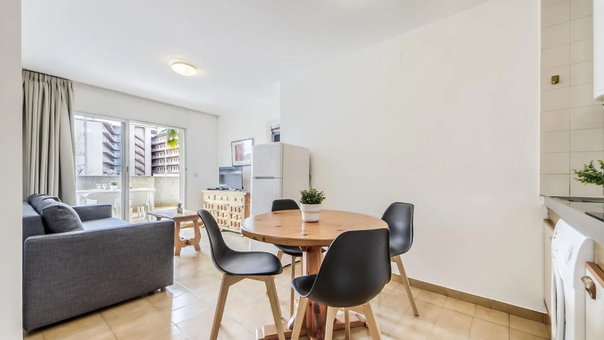 Apartment Mismar-3 By Interhome روساس